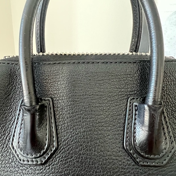 Givenchy Mini Antigona Bag in grained leather - Picture 8 of 16